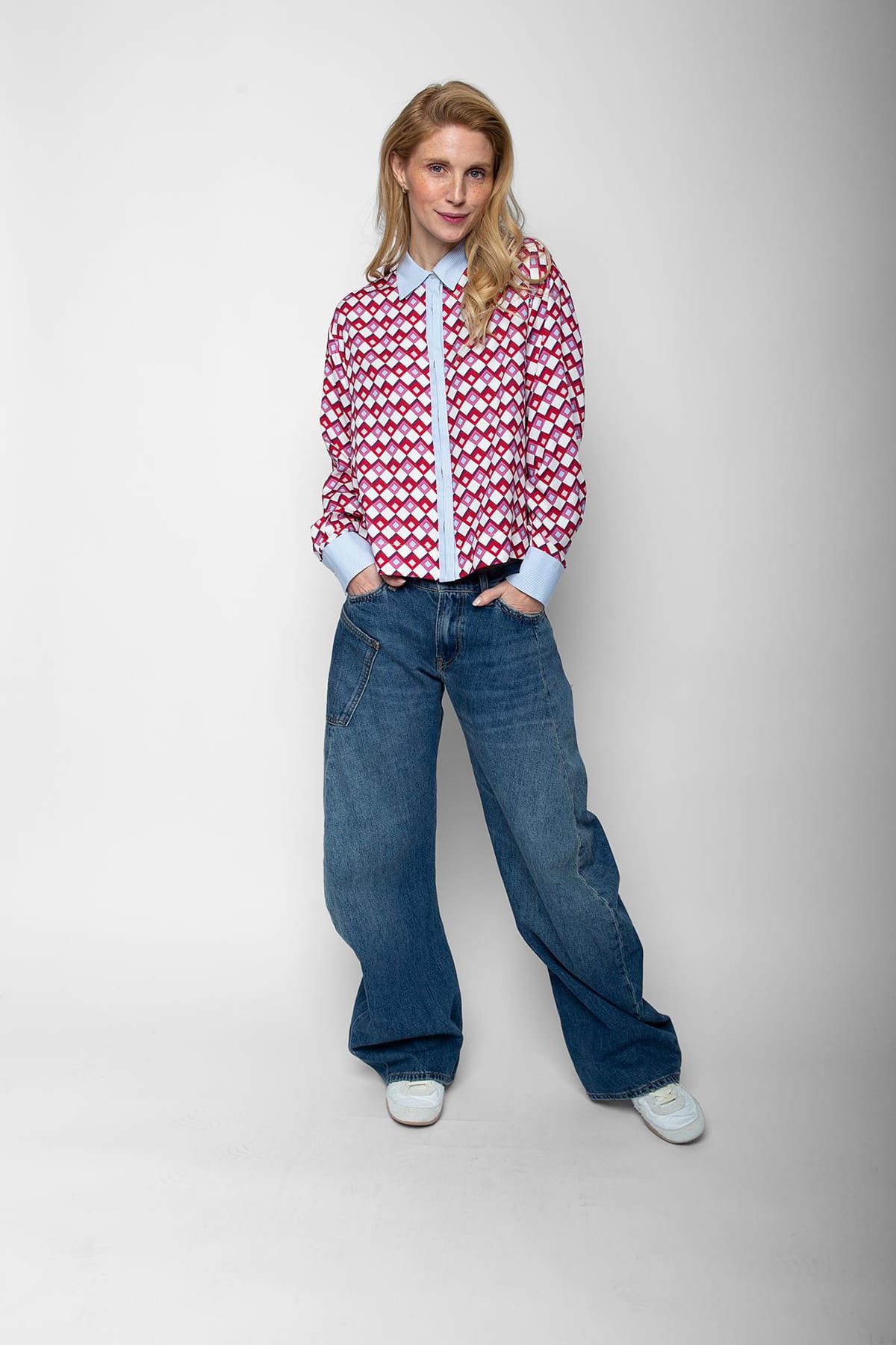 Bluse Kragen in Kontrast pink white geometric Bluse Emily van den Bergh