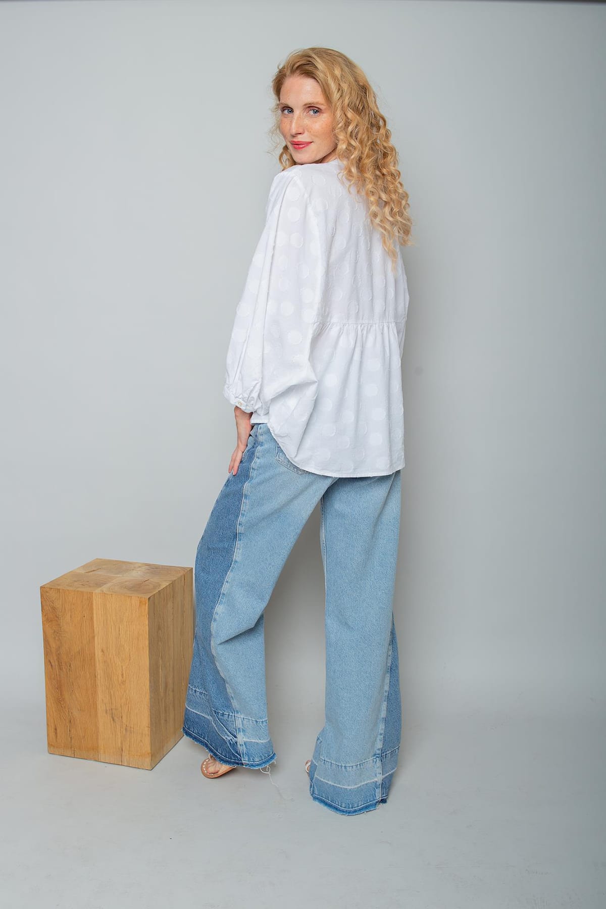 Bluse locker mit V-Ausschnitt white decoupe Bluse Emily van den Bergh