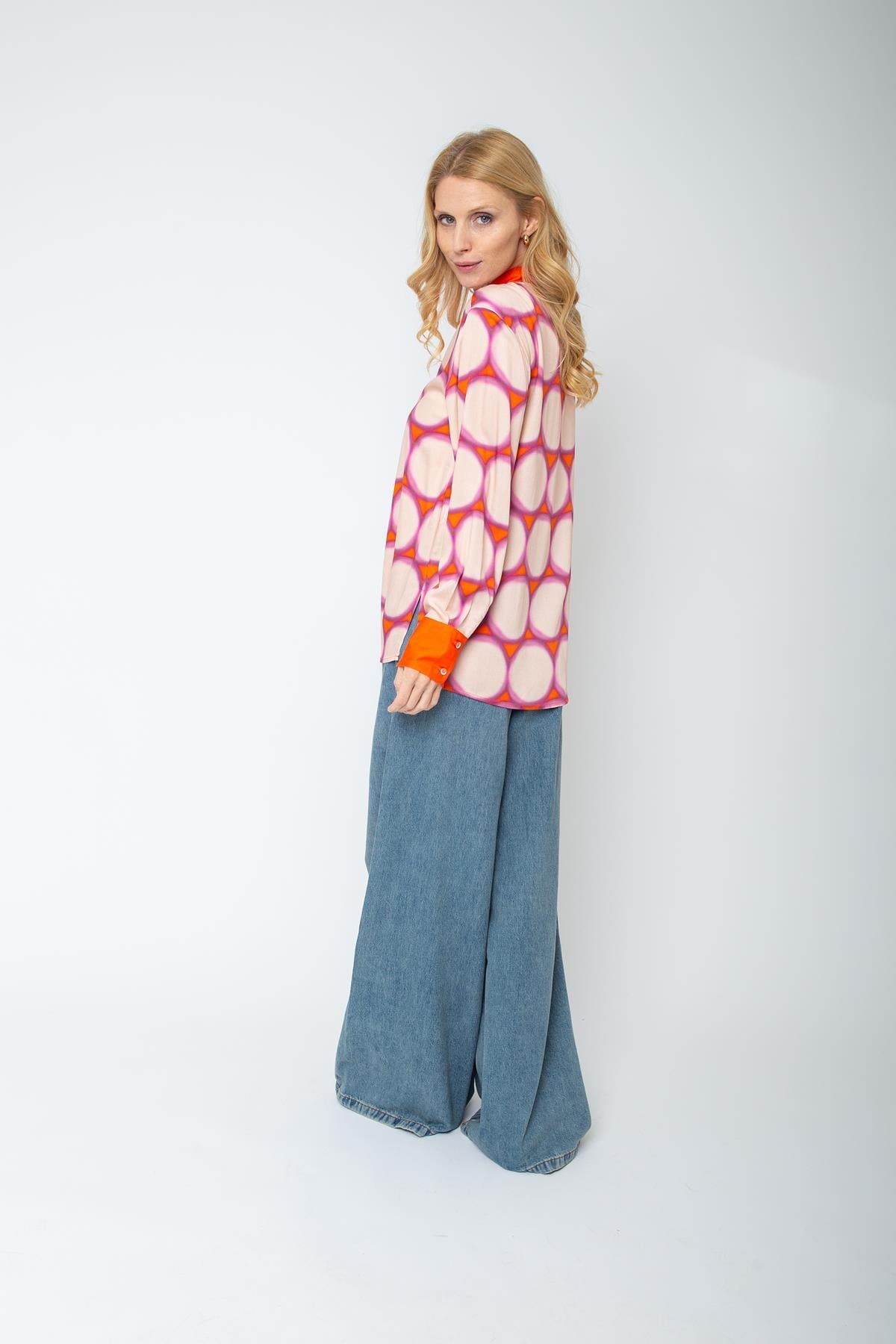 Bluse mit abgesetzem Kragen, Knopfleiste und Manschetten sand orange dot Bluse Emily van den Bergh