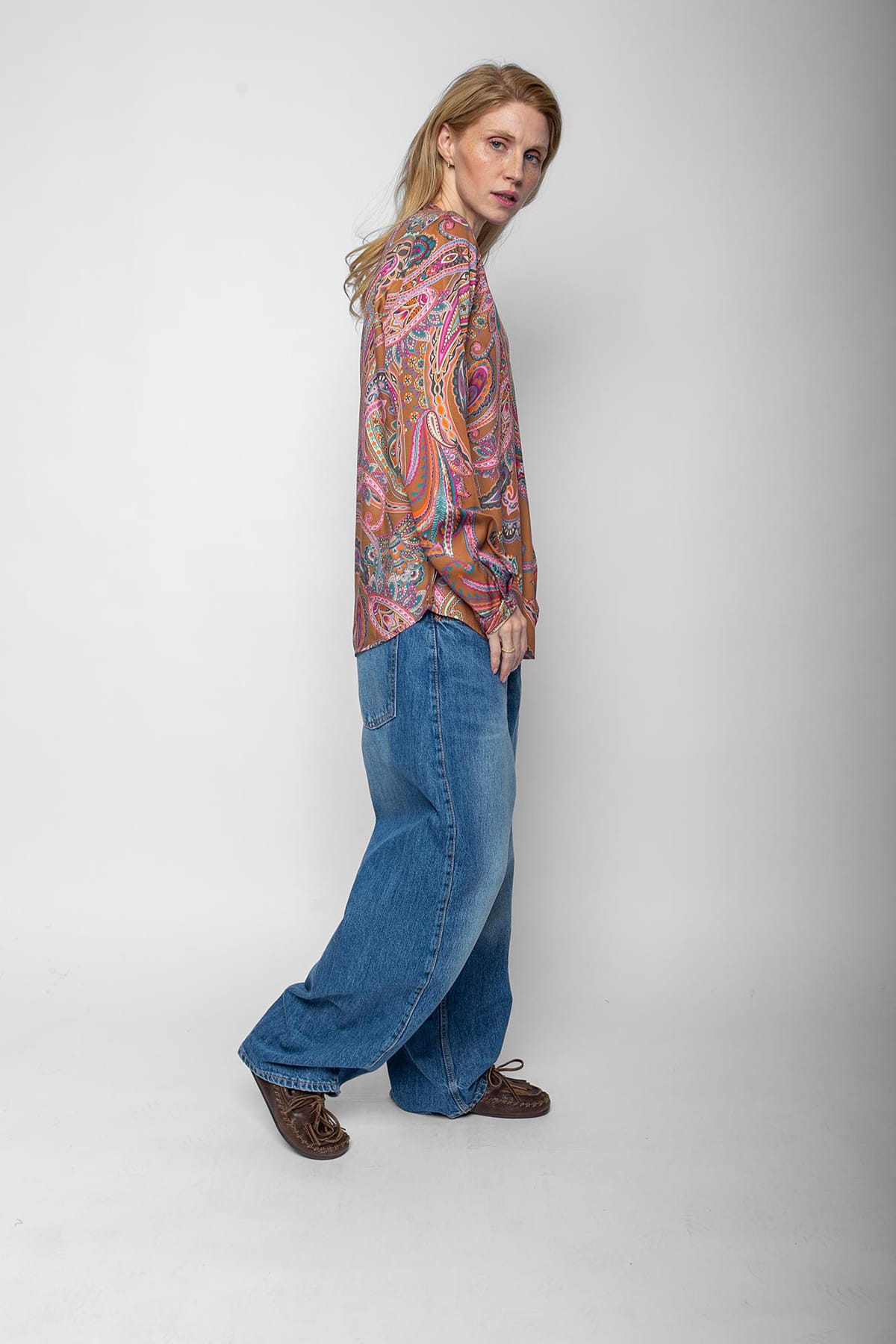Bluse MIT EDLEM SAMTBAND IN BERRY multi paisley Bluse Emily van den Bergh