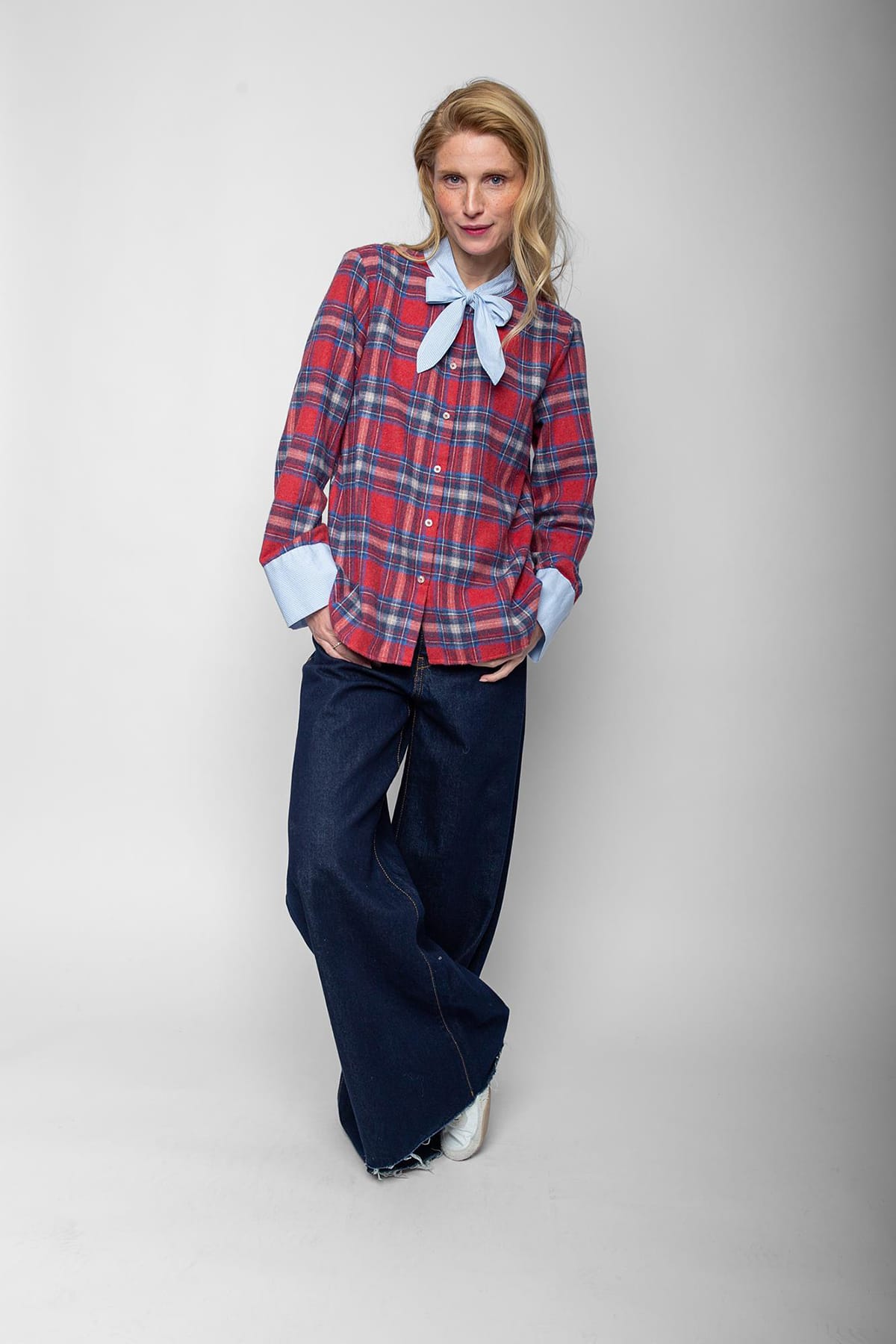 Bluse mit Schleife in Kontrast red blue check Bluse Emily van den Bergh