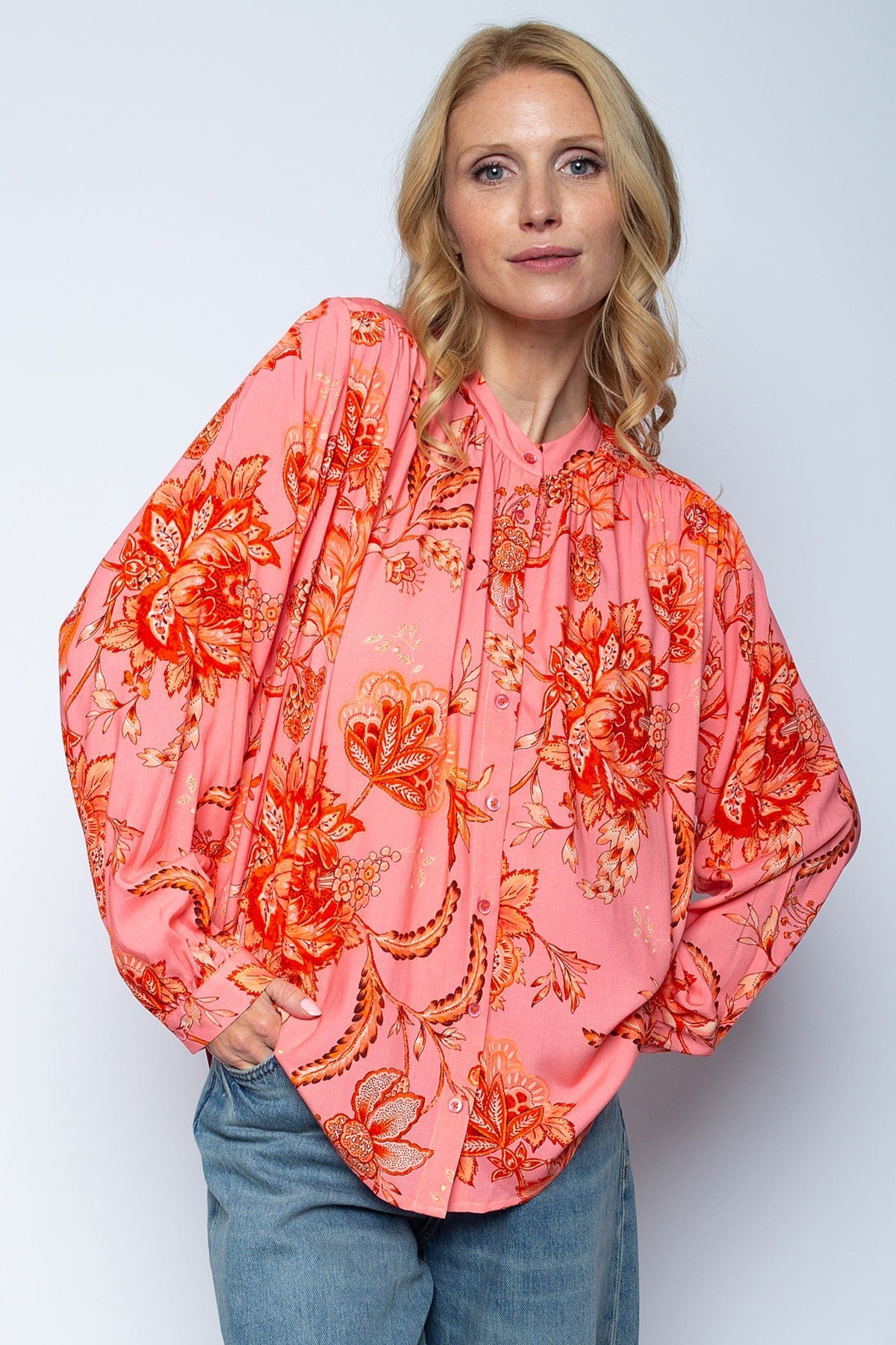 Bluse mit Stehkragen coral pink flowers Bluse Emily van den Bergh