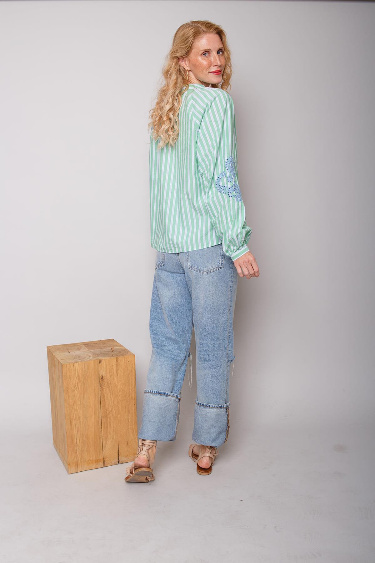 Bluse mit V-Ausschnitt und Muster green white stripe Bluse Emily van den Bergh