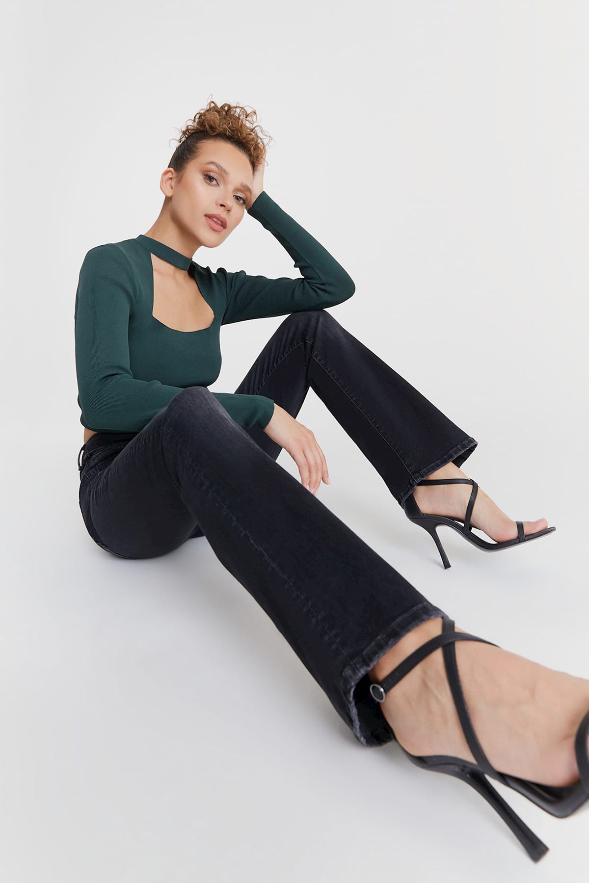 Ultra High Waist Flare Jeans Matilda - Black Vintage Jeans C.O.J - Cup of Joe Denim