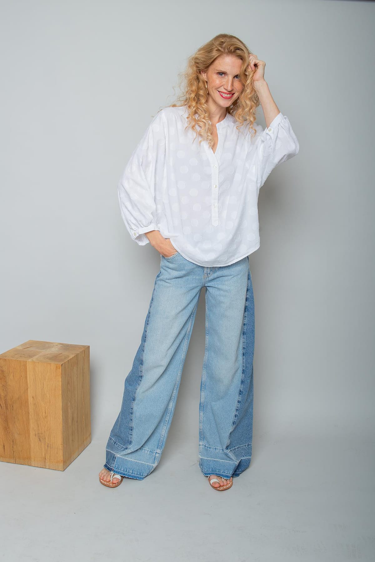 Bluse locker mit V-Ausschnitt white decoupe Bluse Emily van den Bergh 