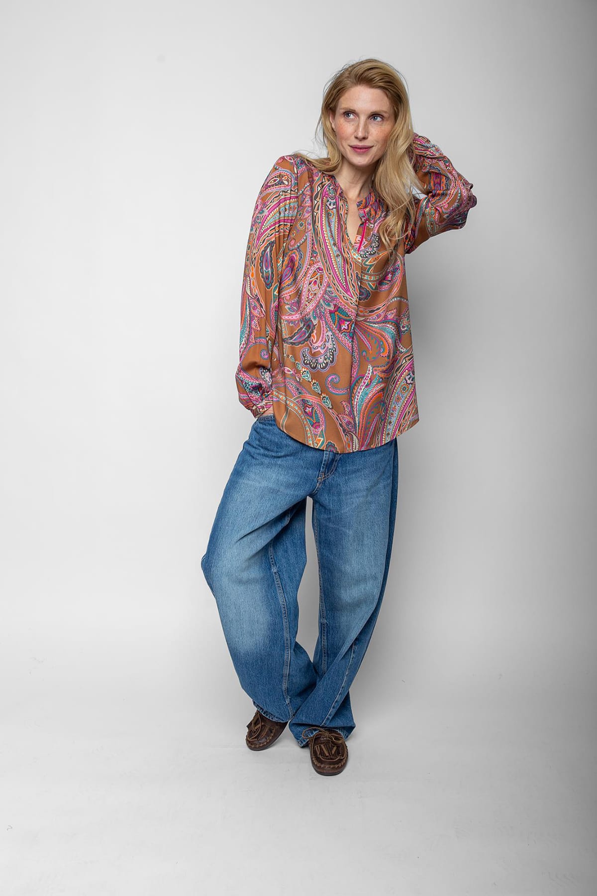 Bluse MIT EDLEM SAMTBAND IN BERRY multi paisley Bluse Emily van den Bergh 