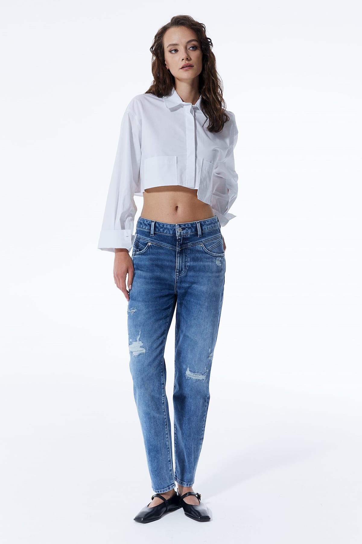 Boyfriend Jeans Victoria - Medium Blue Damaged Jeans C.O.J - Cup of Joe Denim 