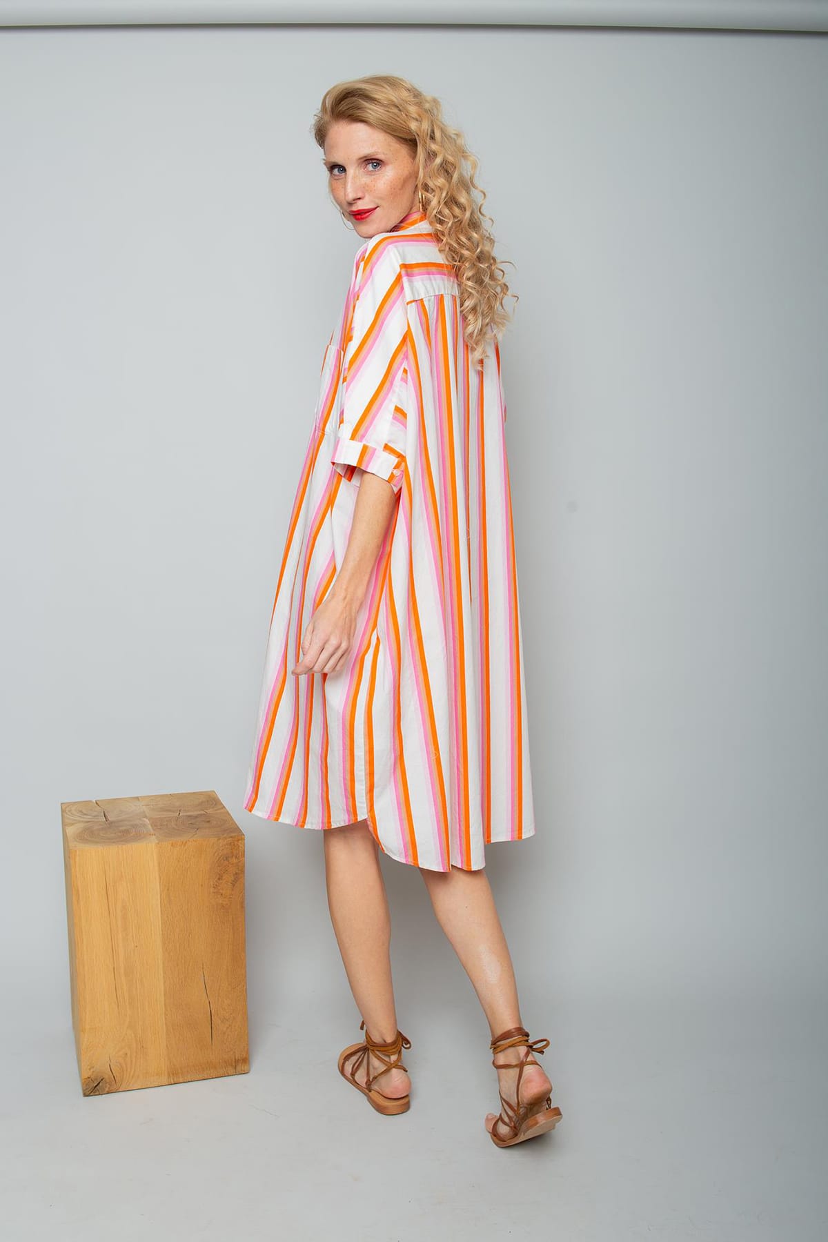 Hemdblusenkleid Durchgeknöpft mit kleinem Kragen pink orange stripe Hemdblusenkleid Emily van den Bergh 