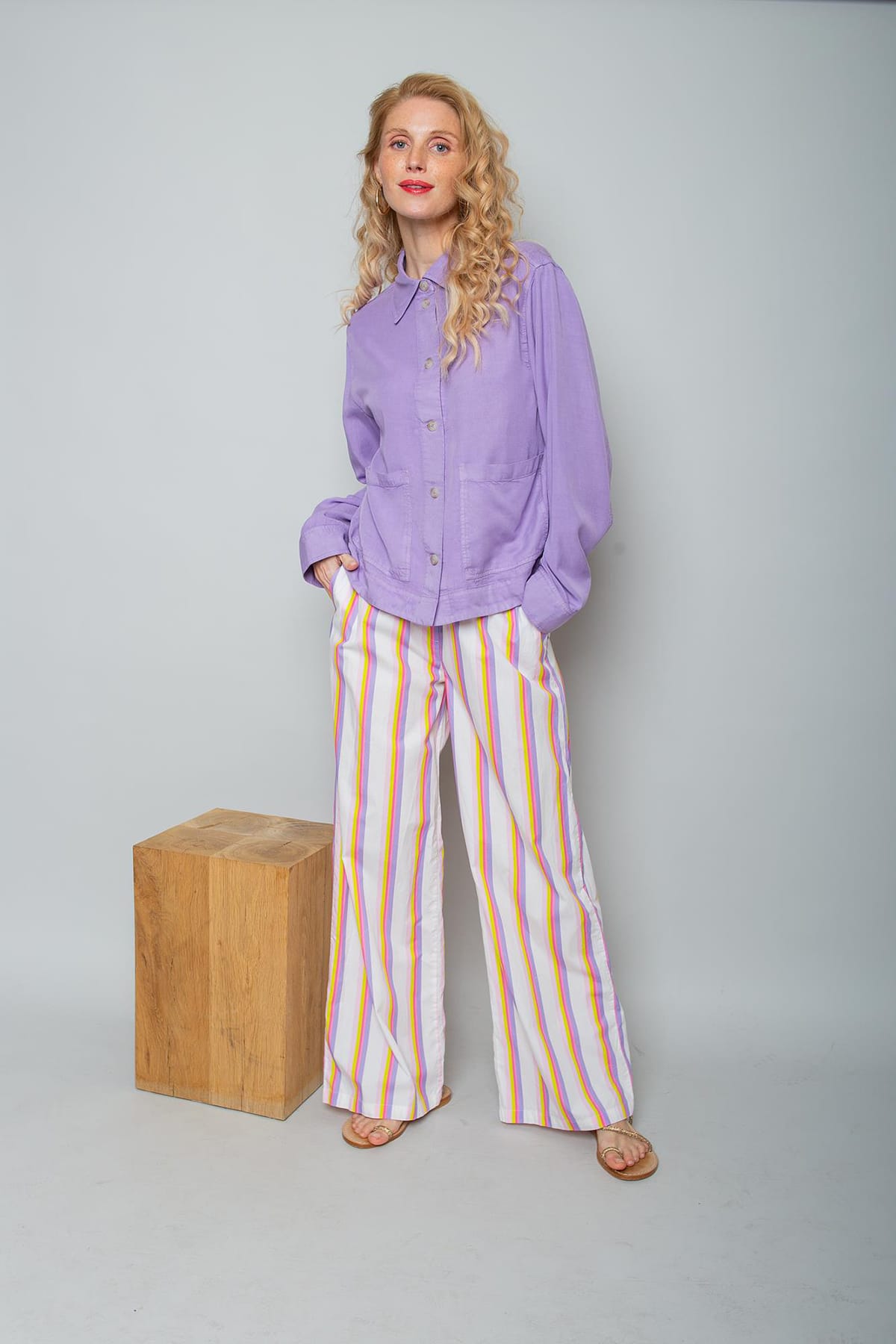 Hose moderner Streifendruck multi white stripe Hose Emily van den Bergh 