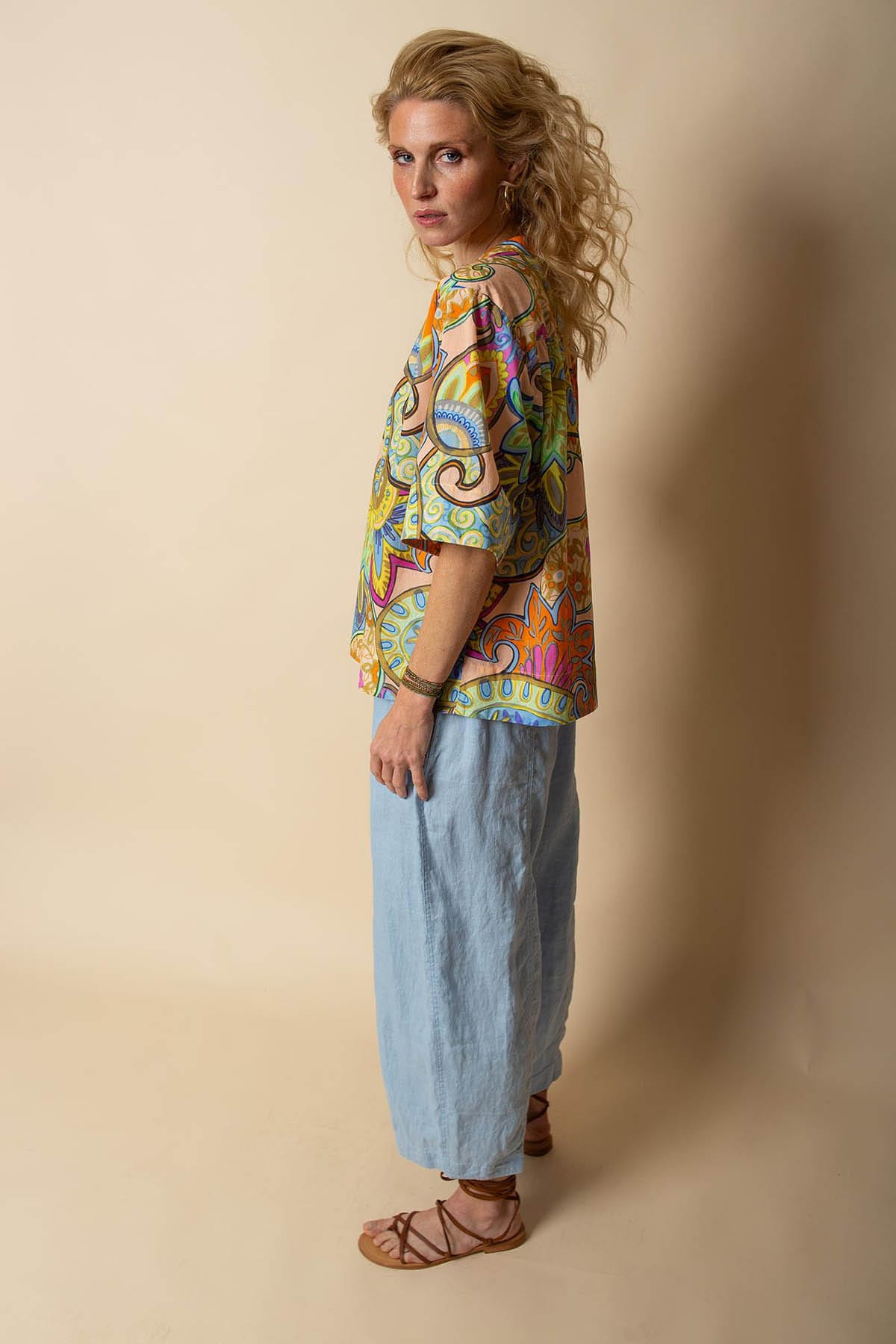 Hose verkürzt O-Shape light blue Hose Emily van den Bergh 