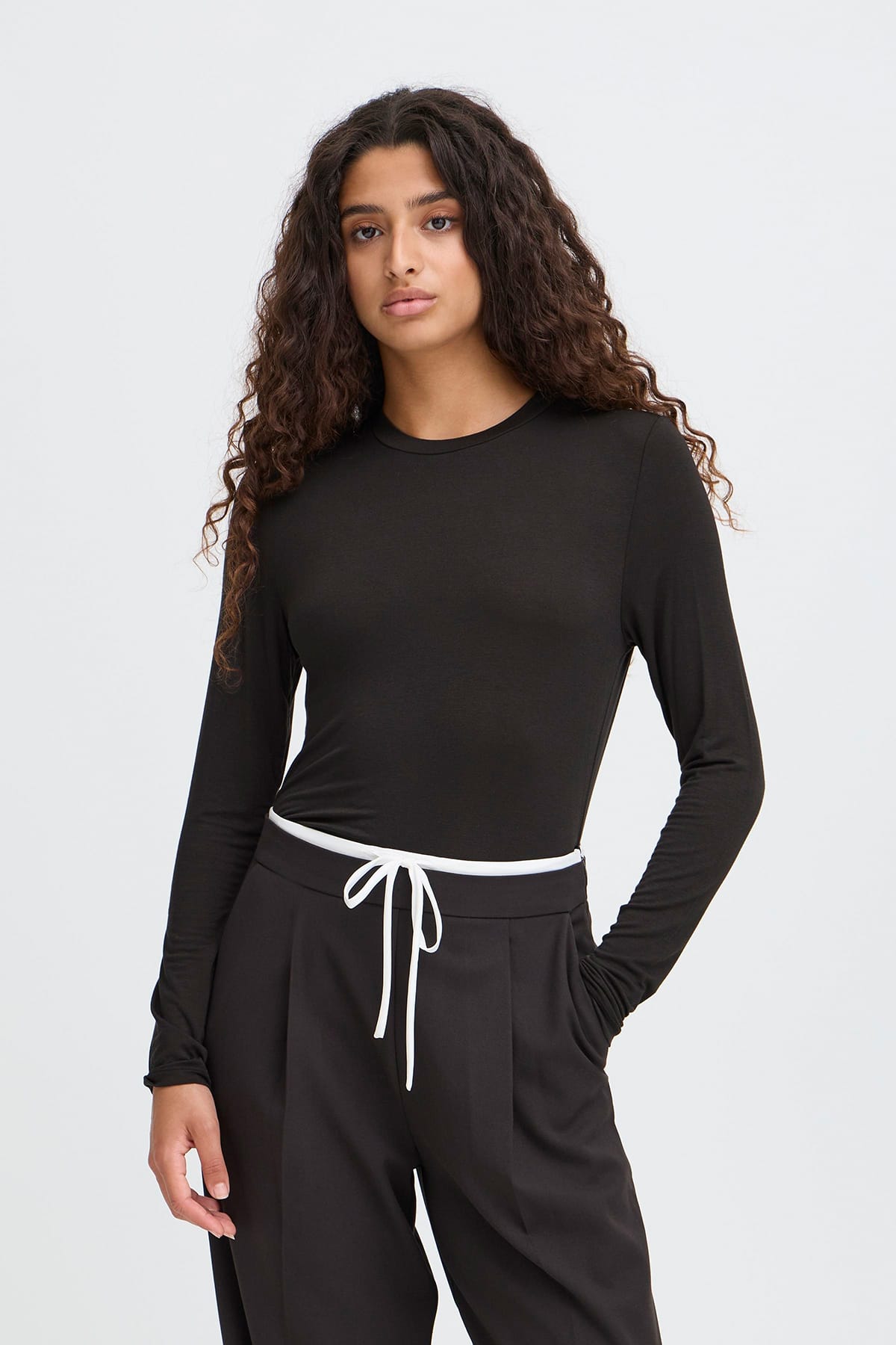 Longsleeve IHPHILUCA LS2 Black Longsleeve ICHI 