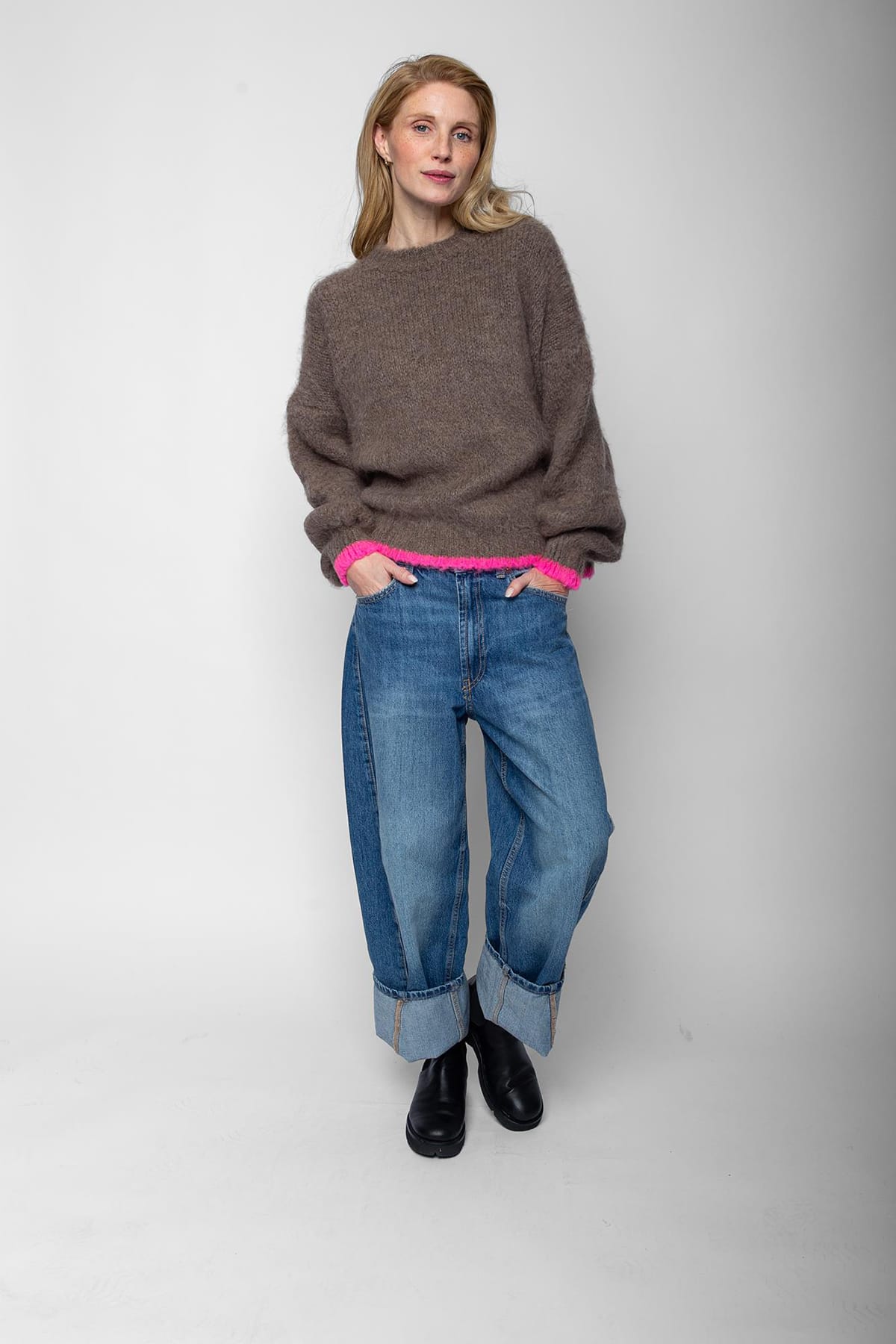 Pullover mit neon-pinkem Ringel taupe Pullover Emily van den Bergh 