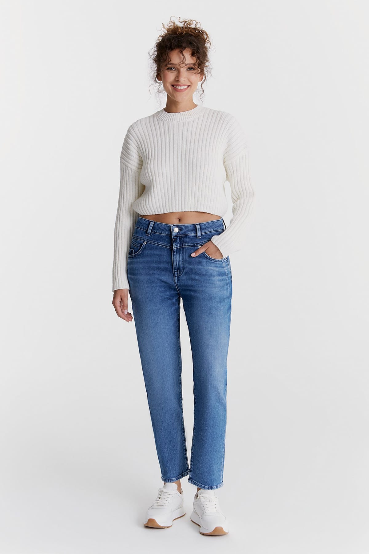 Boyfriend Jeans Victoria - Medium Blue Jeans C.O.J - Cup of Joe Denim 